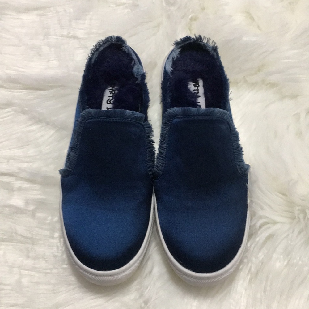 Dirty Laundry Dark Blue slip on Loafer Size 6.5